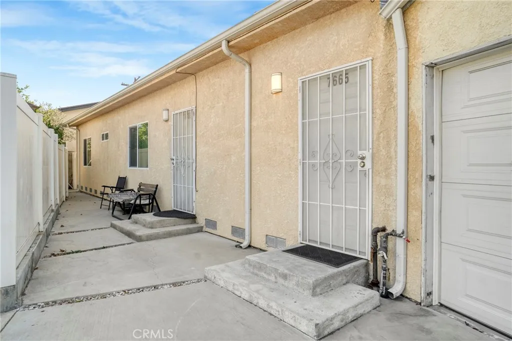 7663 Shadyglade Avenue, North Hollywood, California 91605 home-pic-35